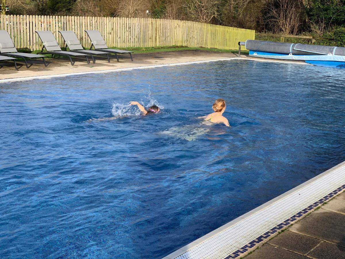 Carp'S Rise Cottage Somerford Keynes Екстер'єр фото
